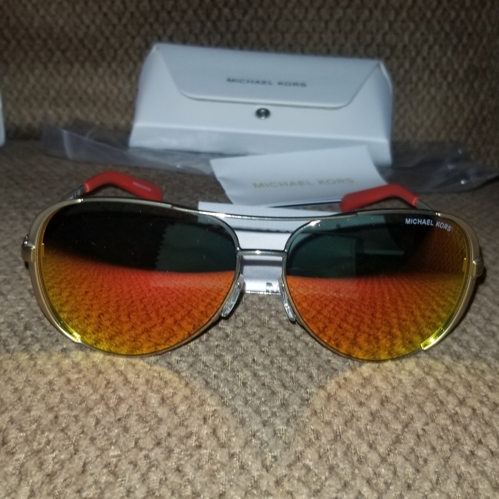 ~SOLD~ MK Chelsea 5004 10146Q Gold Red/Orange